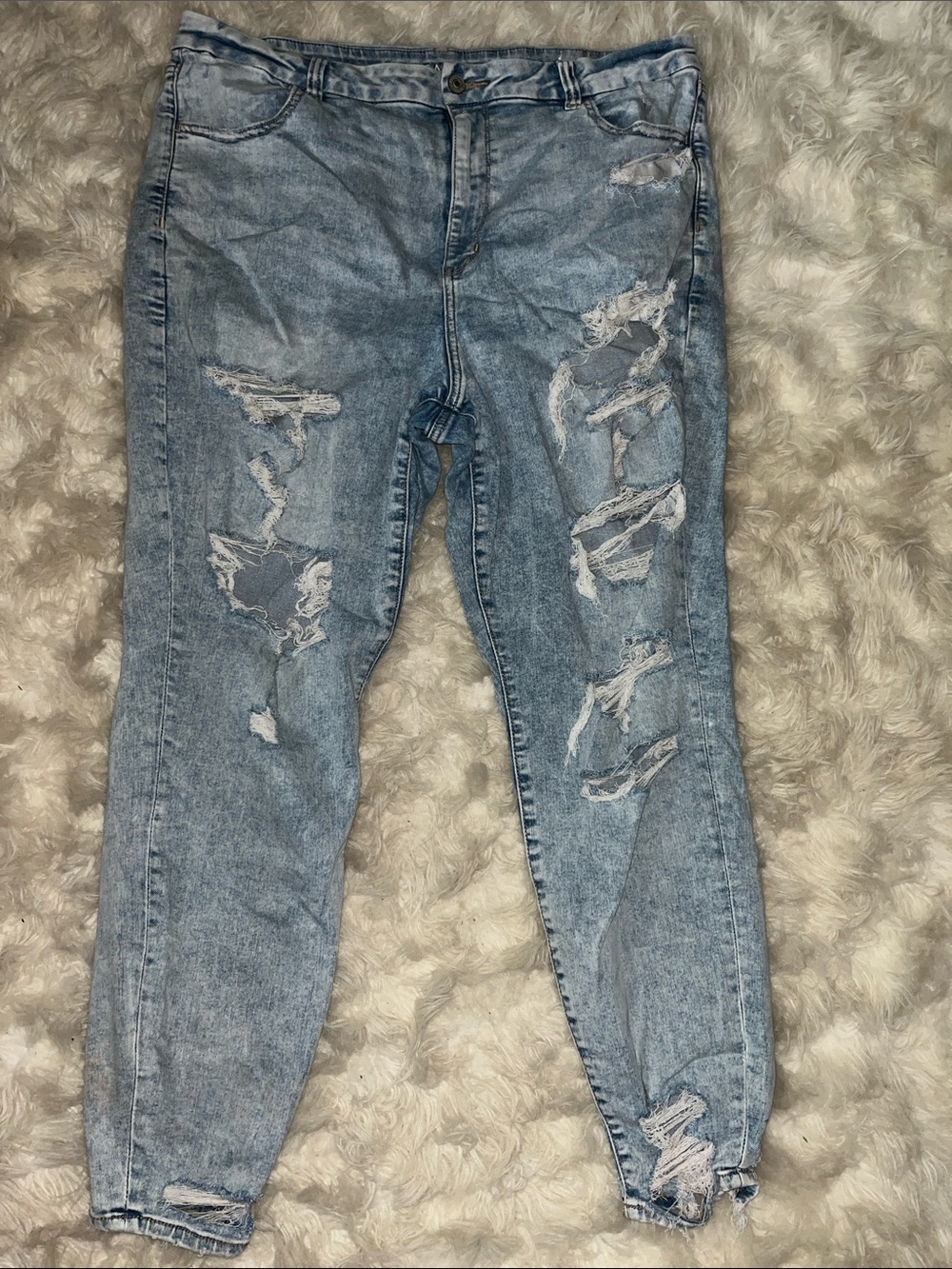 American Eagle Outfitters Light Wash Distressed Boyfriend Jeans